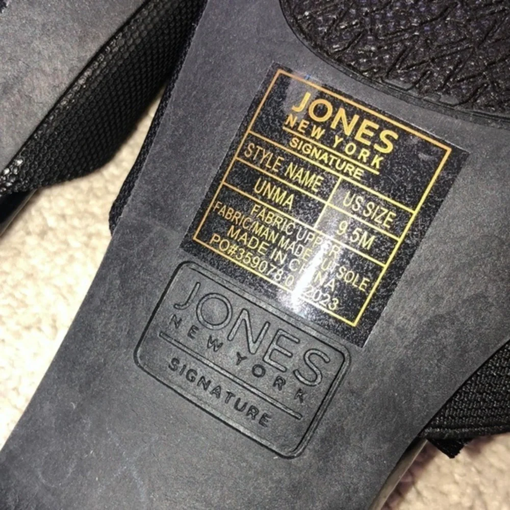 Jones New York Signature Unma‎ Patent Block Heel Slide On Sandals Black 9.5 NWOT